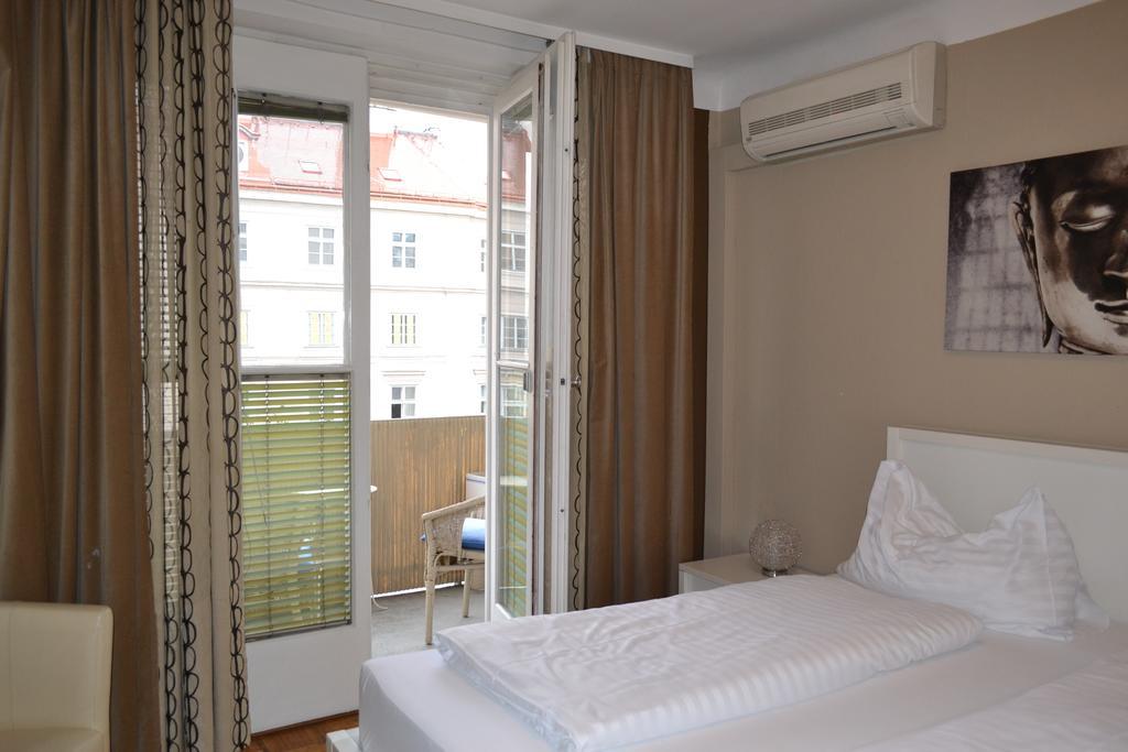 Goldfisch Apartment Hoher Markt Viena Cameră foto