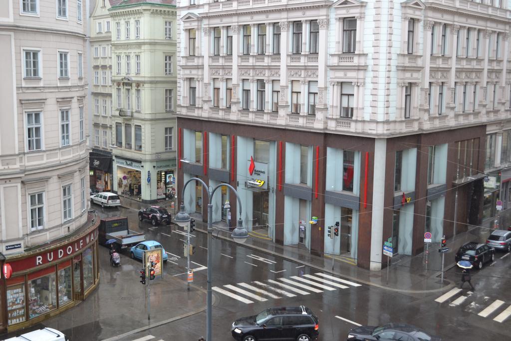 Goldfisch Apartment Hoher Markt Viena Cameră foto